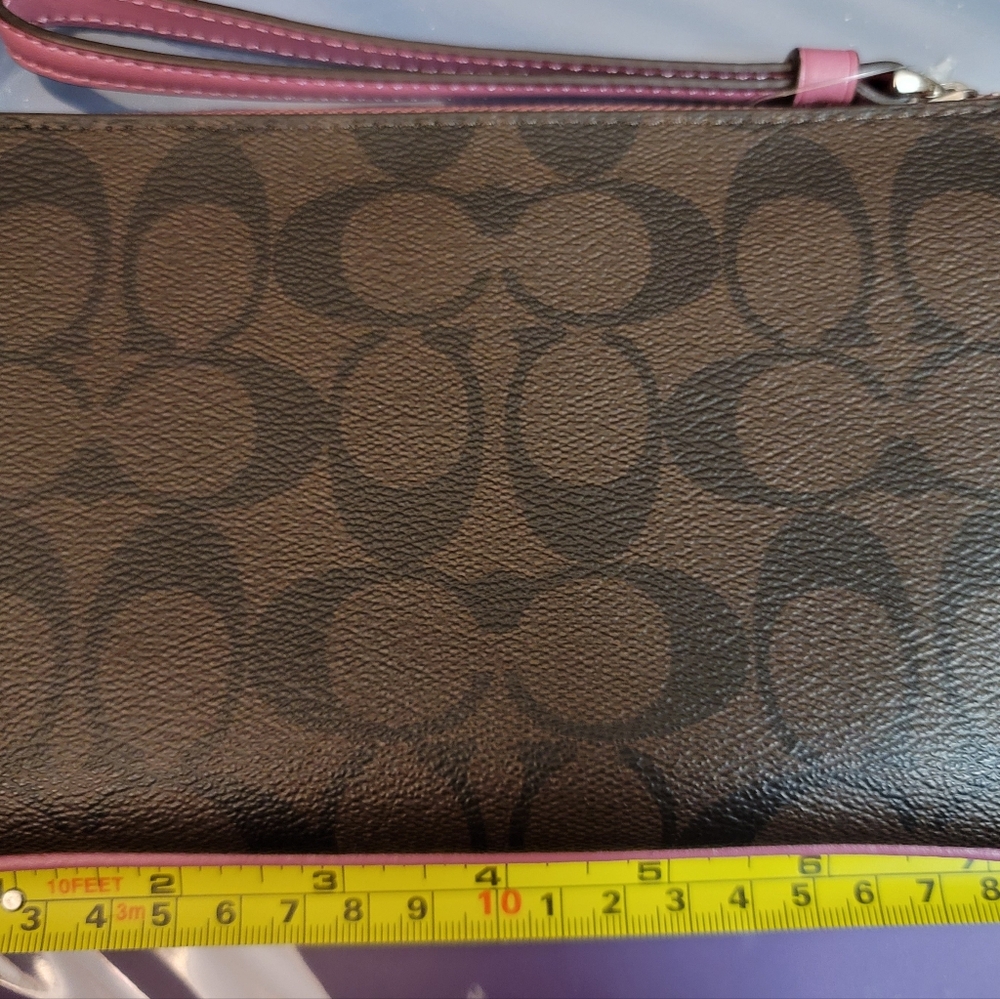 *SOLD*                        Coach Signature Logo Handcrafted Accessory - Picture 4 of 9